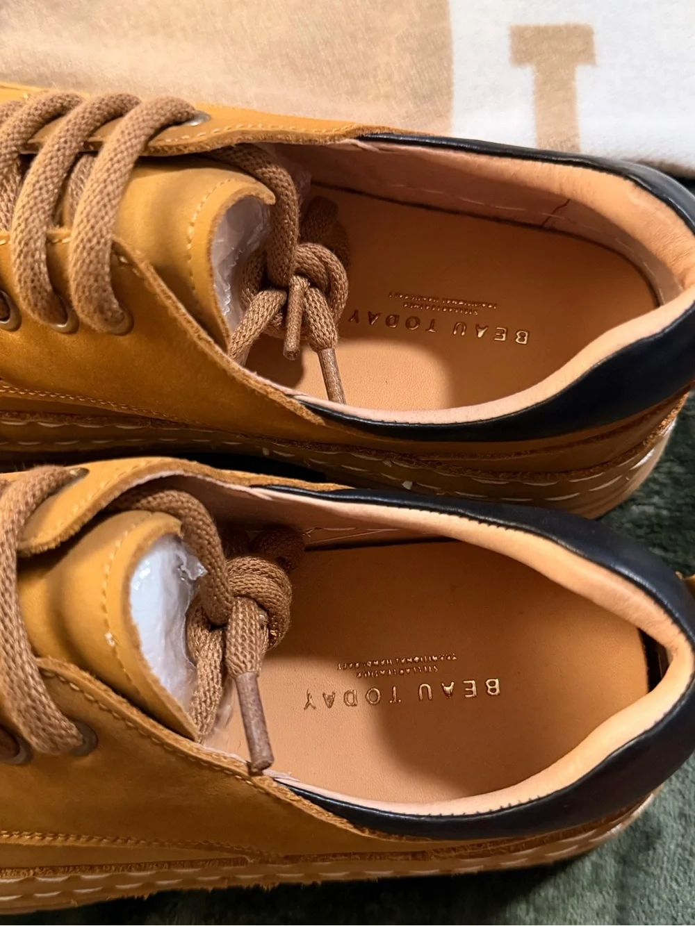 Casual leather Oxfords